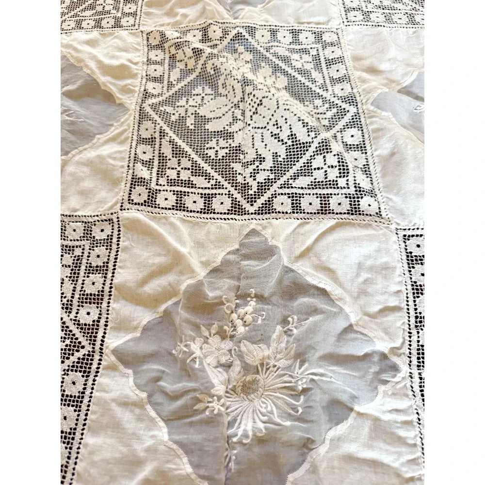 VTG Linen Filet Lace Banquet Tablecloth Floral Applique Army Navy 115